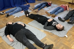 037