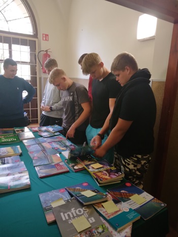 e2be3aab-0197-40f7-b465-2e0caa62a27b