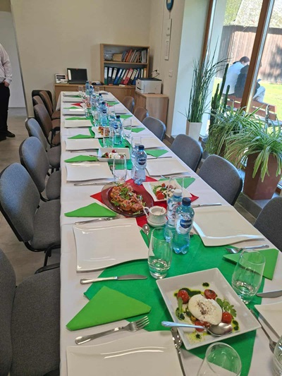 388ae40f-00c2-43c6-95a1-706e99dd2bf2