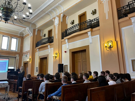 9c4b90a4-f766-4d50-b44d-3111e6cd20b2